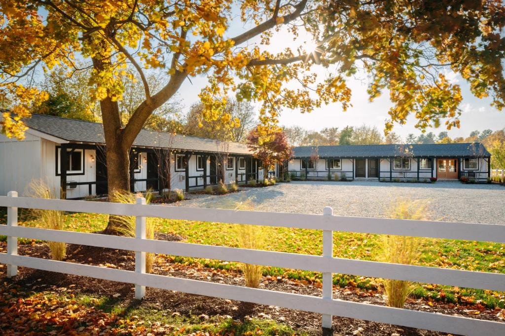 Brentwood Hotel, Hotel in Saratoga Springs