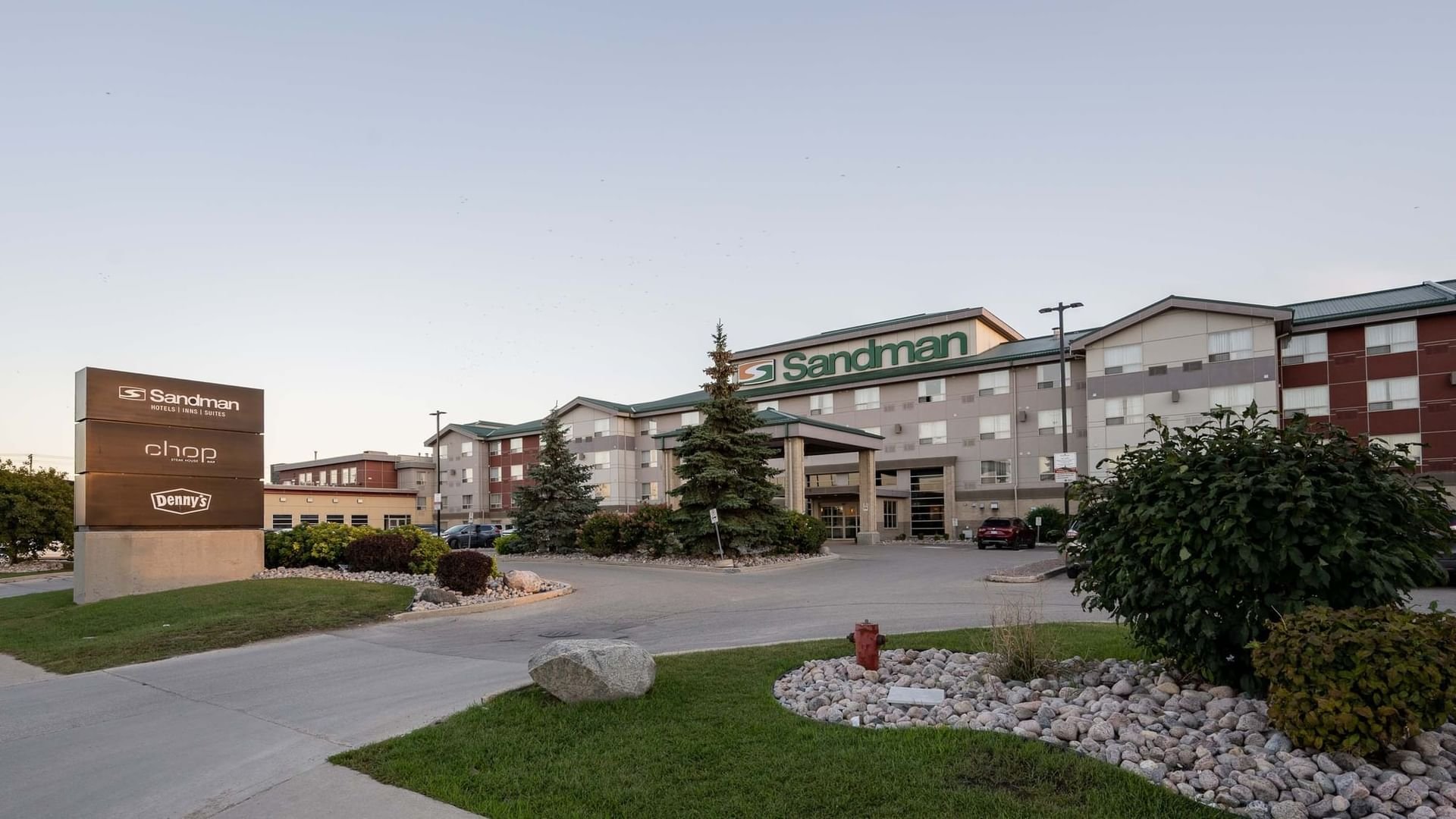 Sandman Signature Winnipeg Airport Hotel & Suites