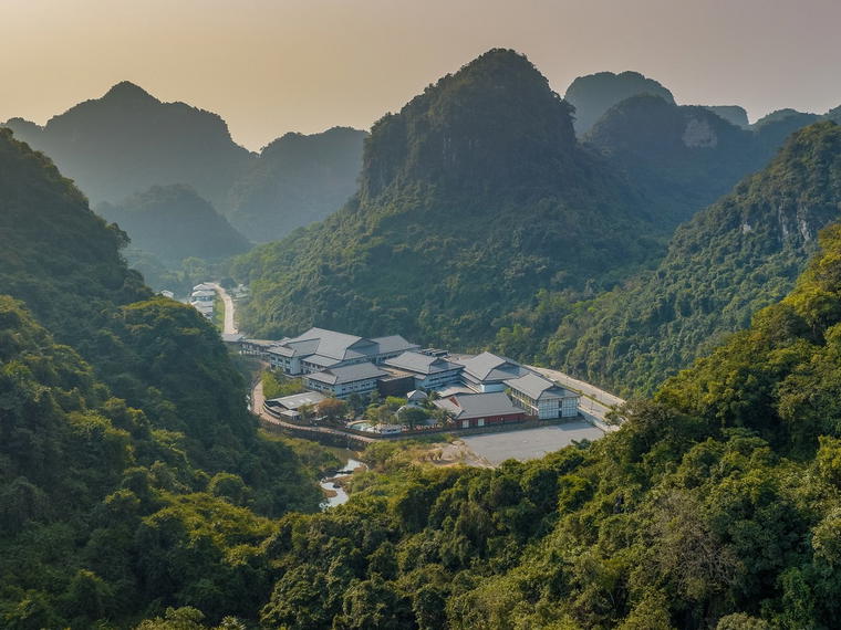 Hilton Quang Hanh Onsen Resort, Cam Pha, Vietnam