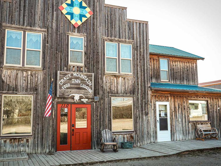 Crazy Mountain Inn, Martinsdale, United States