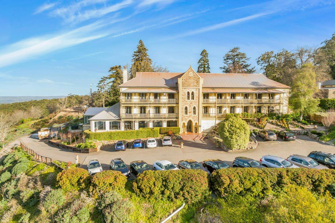 Mount Lofty House hotel in Crafers