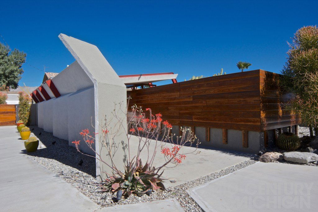 The Lautner Compound, Hotel in Garnet
