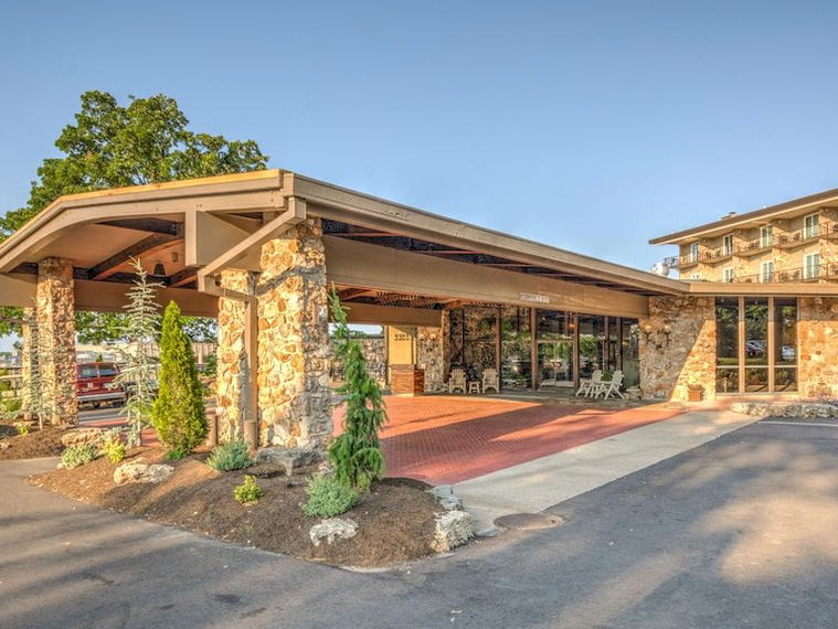 The Lodge of Four Seasons, Village Of Four Seasons, United States