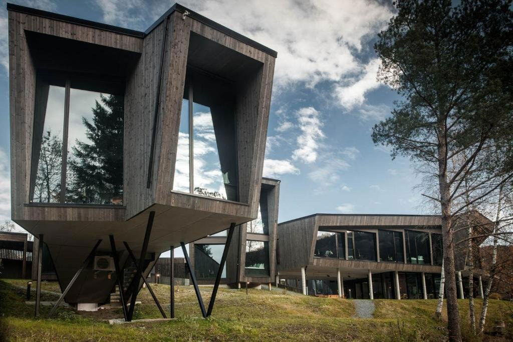 Elva Hotel, Hotel in Skulestadmo