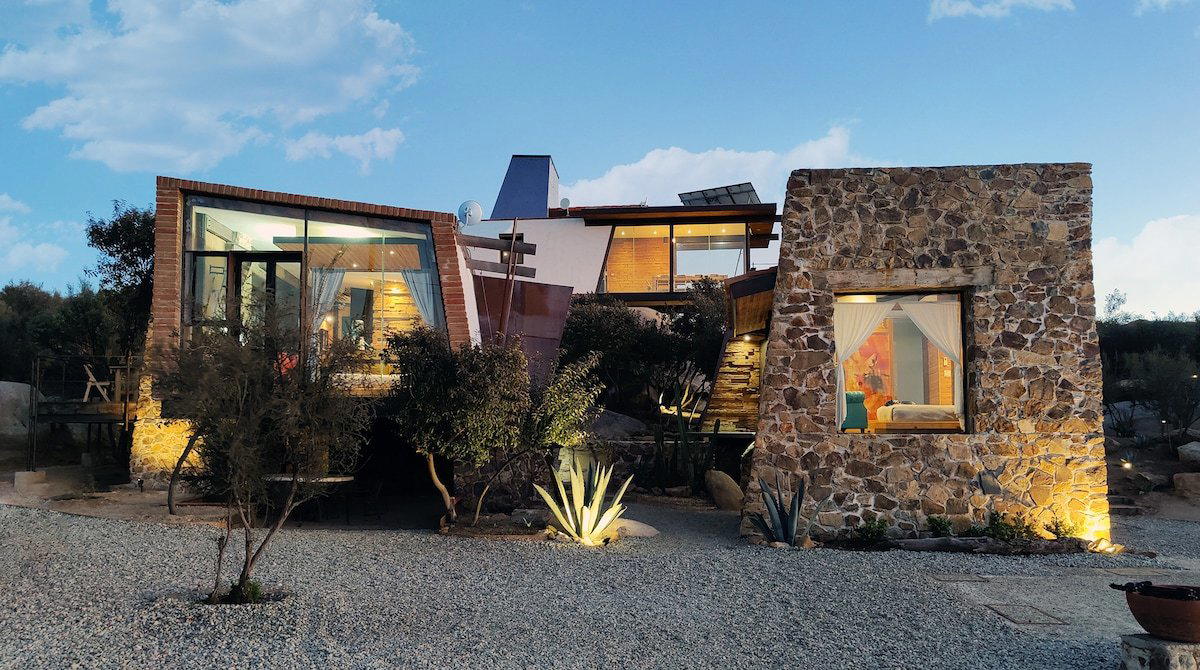 La Casa en la Piedra, Tecate, Mexico