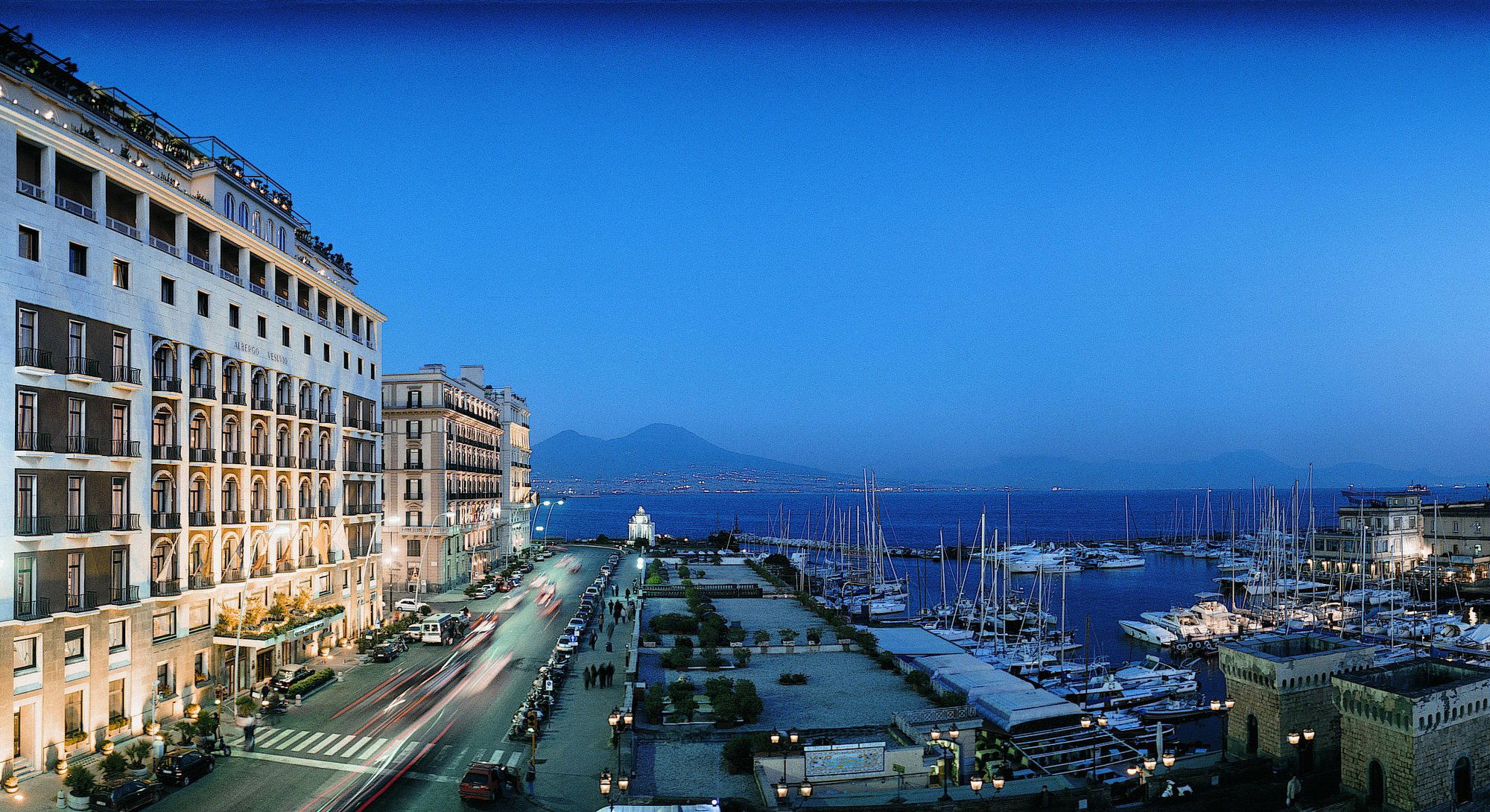 Grand Hotel Vesuvio, Hotel in Naples