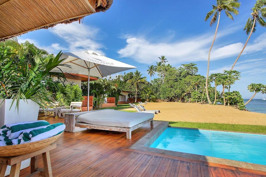 Tides Reach Resort hotel in Matei, Fiji