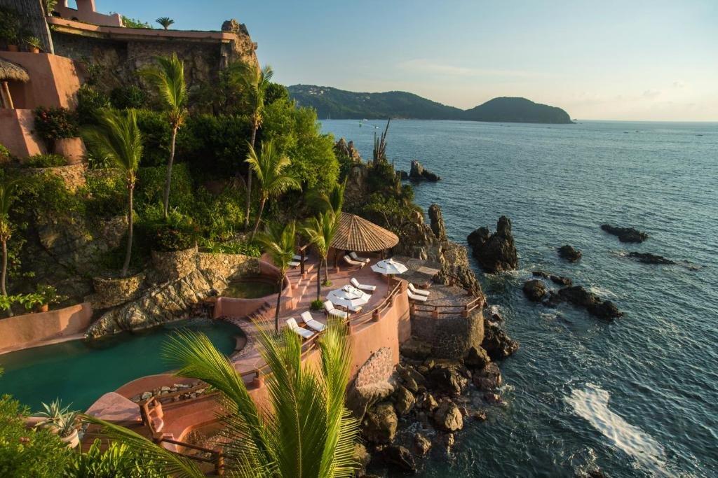 La Casa que Canta hotel in Zihuatanejo, Mexico