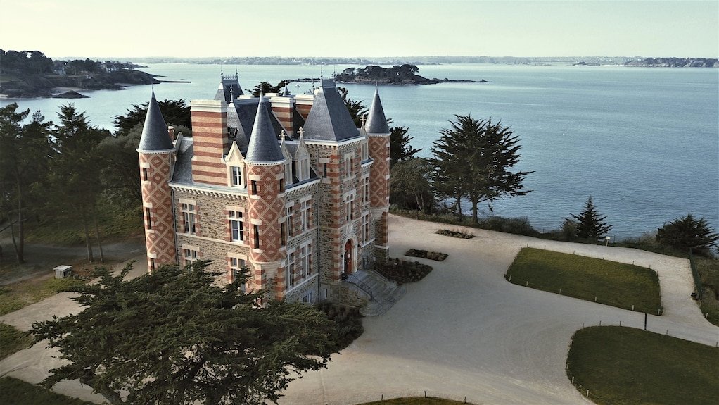 Le Nessay hotel in Saint Briac sur Mer, France