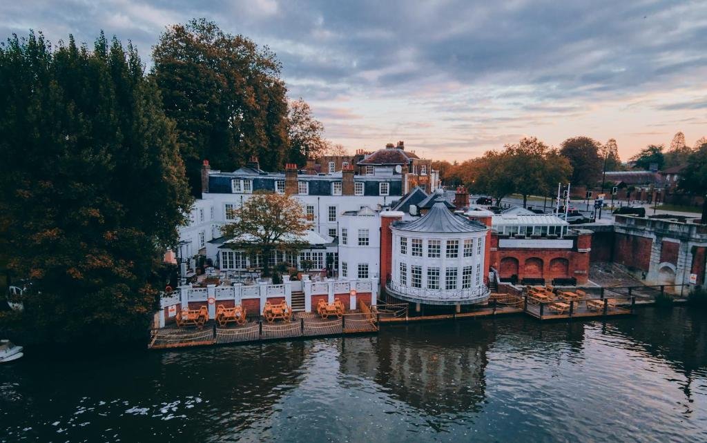The Mitre Hampton Court, Hotel in East Molesey
