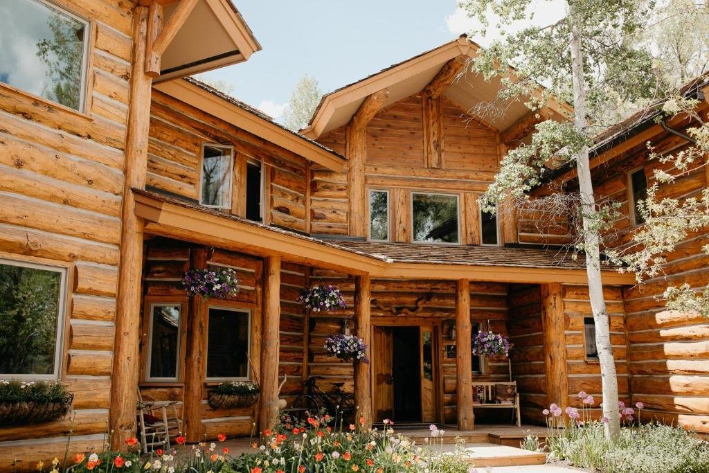 Bentwood Inn
