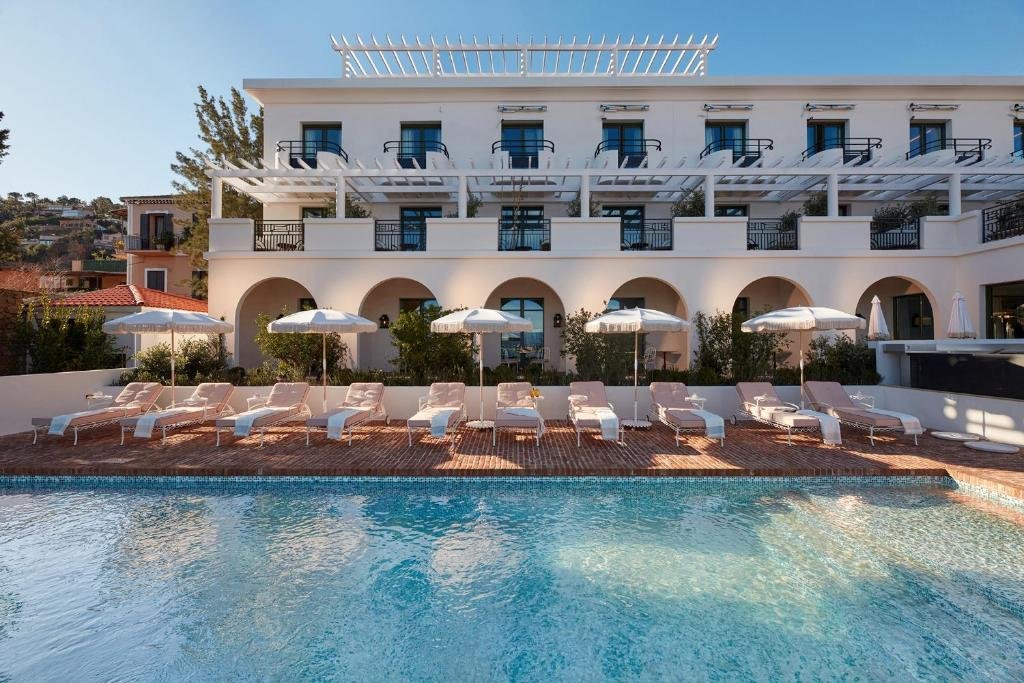 Château de Théoule hotel in Théoule-sur-Mer, France