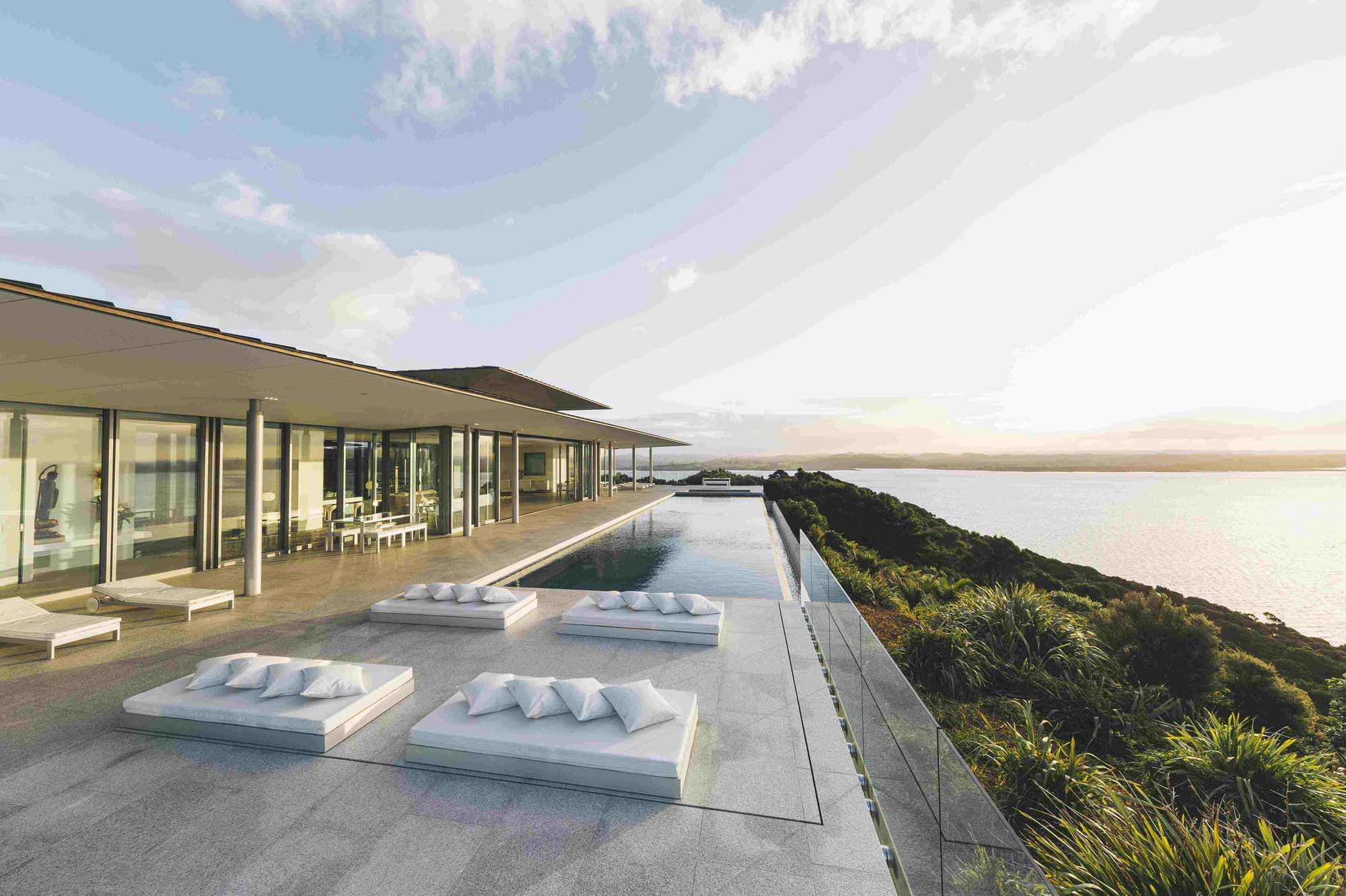 Eagles Nest hotel in Russell, New Zealand