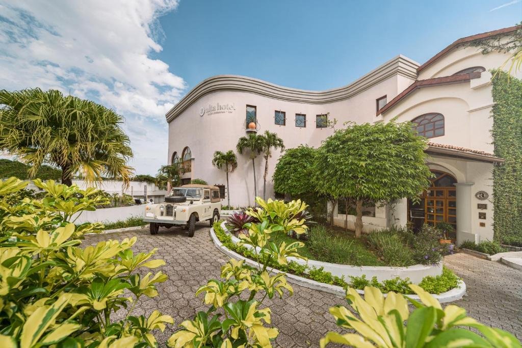 Alta Las Palomas hotel in San Jose, United States