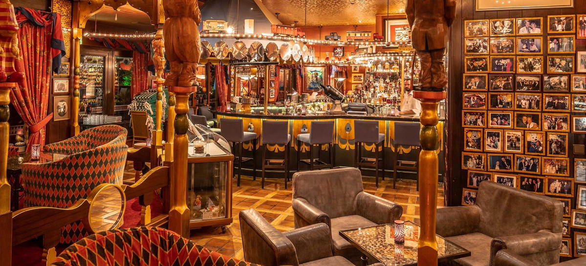 Bar El Circo im Europa-Park Hotel Resort bar in Rust