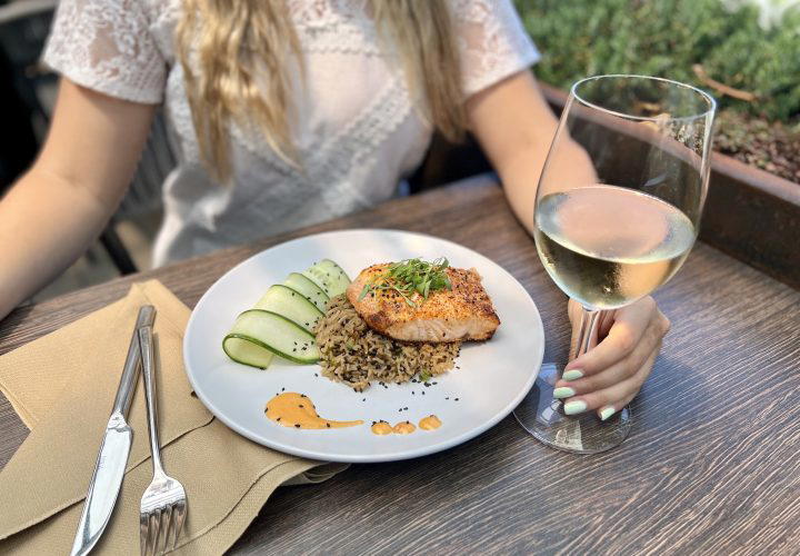 Napa Kitchen and Wine, Midlothian, United States
