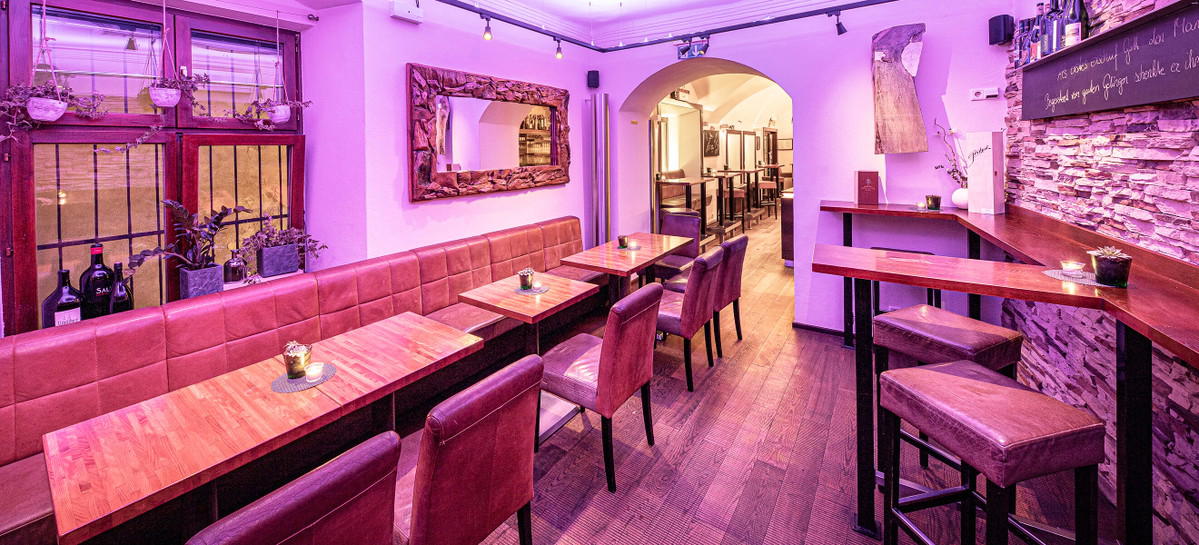 Kalmuck Wein Bar bar in Melk, Austria