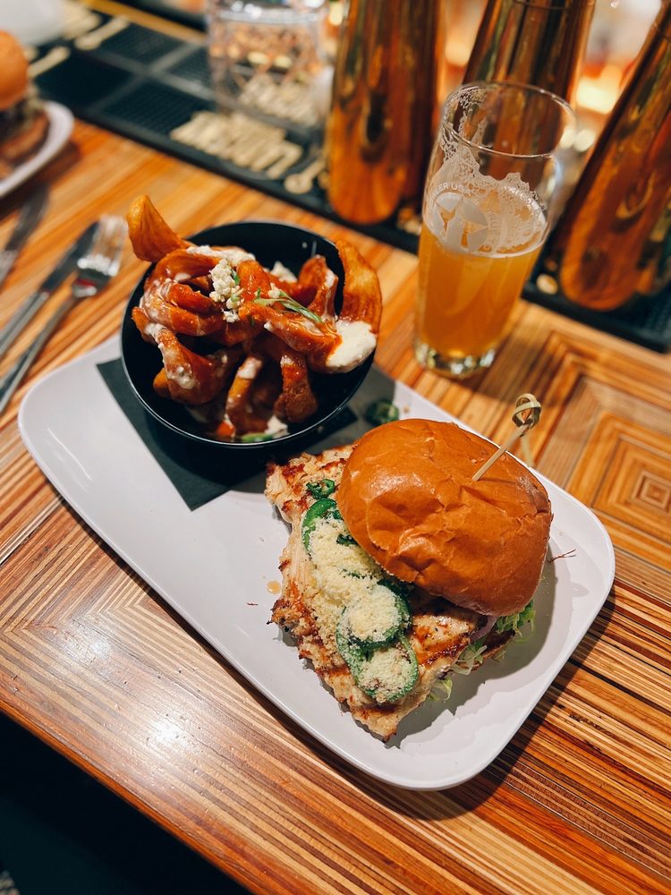 Library Taphouse & Kitchen bar in Portland, United States