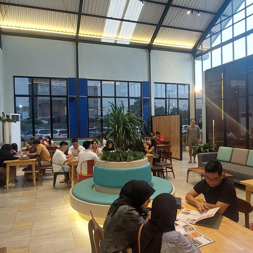 Sonics Restaurant & Cafe restaurant in Medan