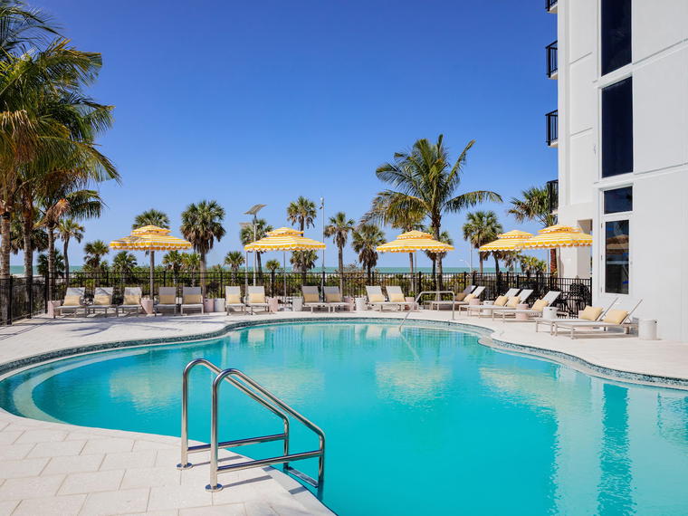 Cirque St. Armands Beachside, Sarasota, United States
