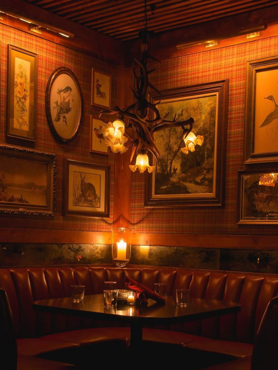Trivoli Tavern, Restaurant in Chicago