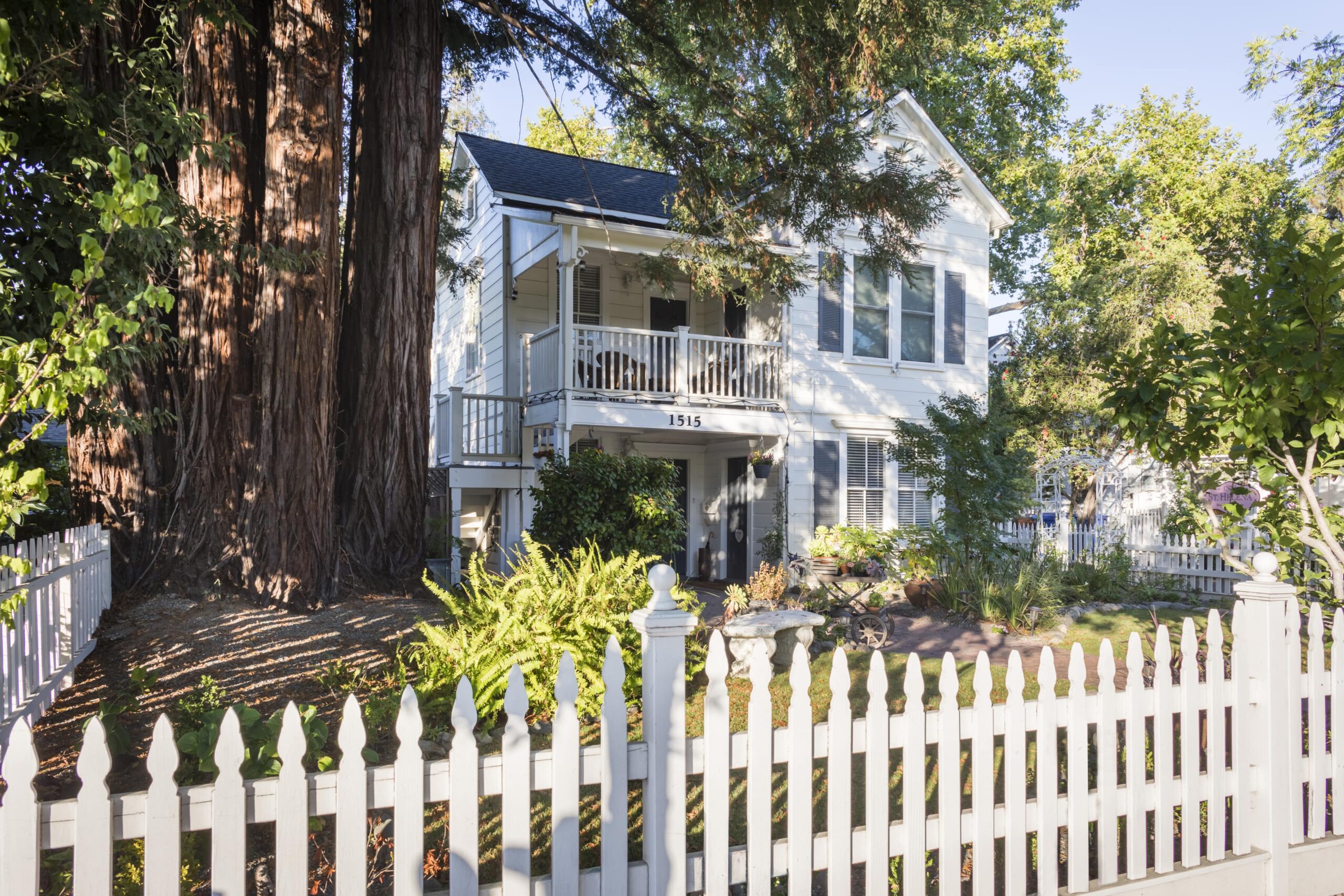Inn St. Helena, St. Helena, United States