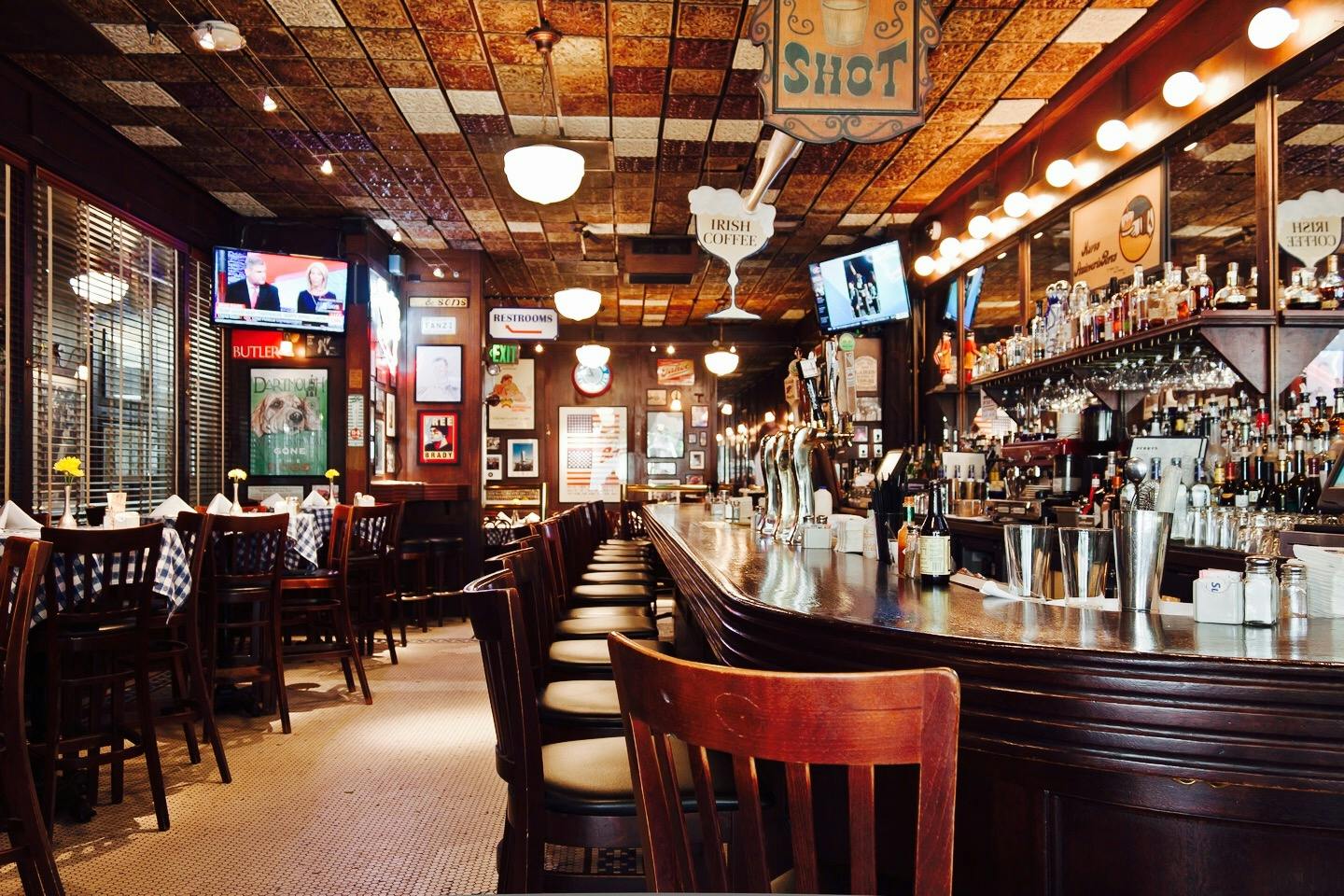 Perry's on Union, Restaurant in San Francisco