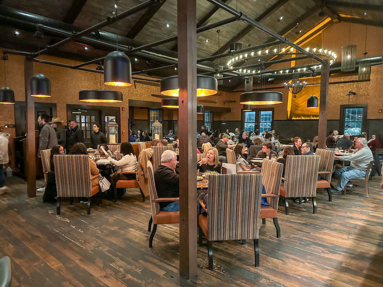 Craftsman Wood Grille & Tap House, Restaurant in Fayetteville