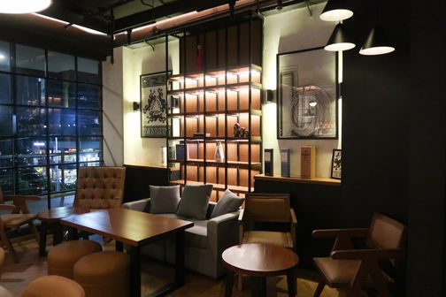 2b Cocktail Bar