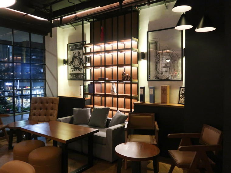 2b Cocktail Bar, Quezon City, Philippines