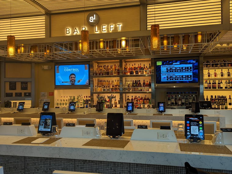 Bar Left, Newark, United States