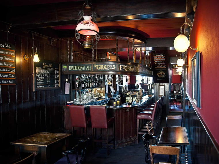 Song Que, London, United Kingdom