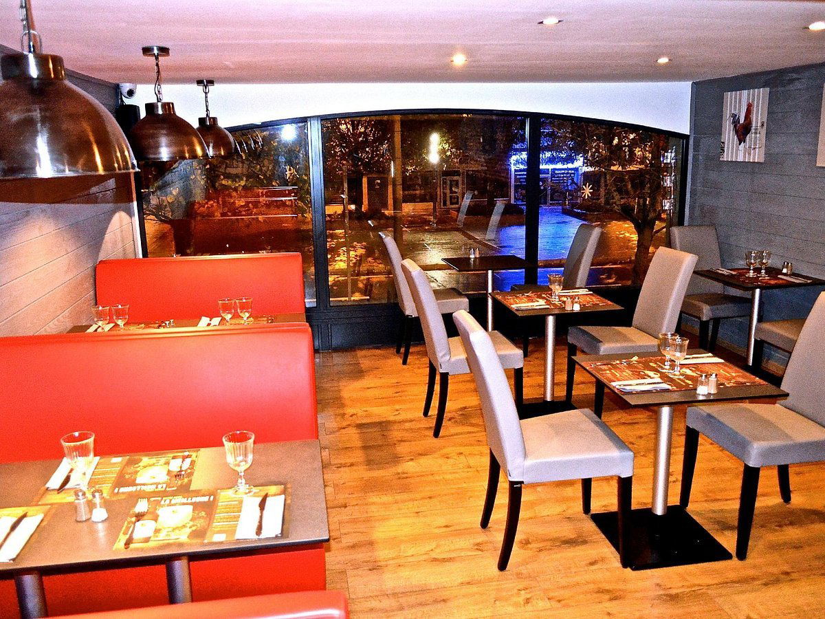 Les Nuages restaurant in Shanghai, China