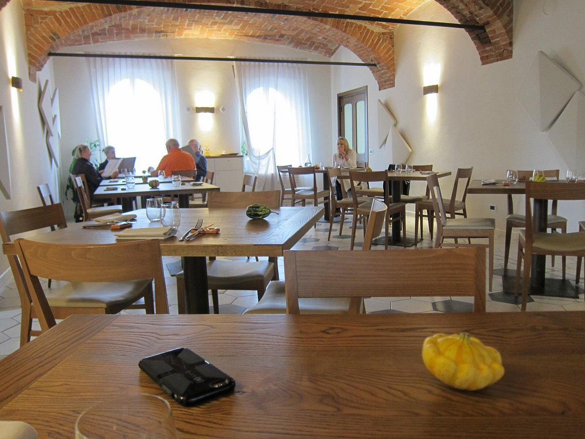 Osteria Veglio, Restaurant in La Morra