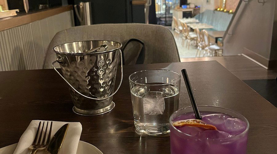 156 Cumberland, Restaurant in Toronto