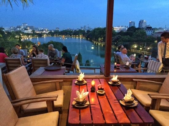 Cau Go, Restaurant in Hanoi