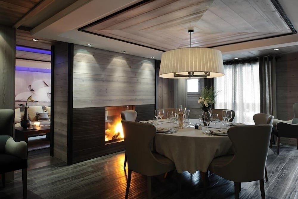 La Coursive des Alpes, Restaurant in Méribel