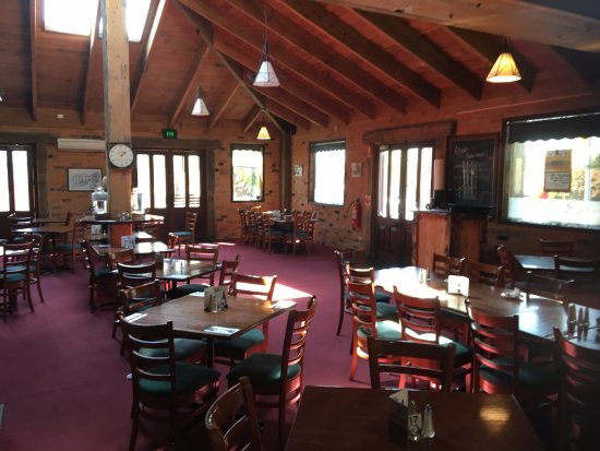 The Victoria, Restaurant in Oxshott