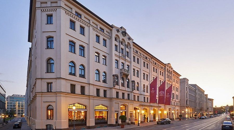 Hotel Vier Jahreszeiten Kempinski Munich, Hotel in Munich