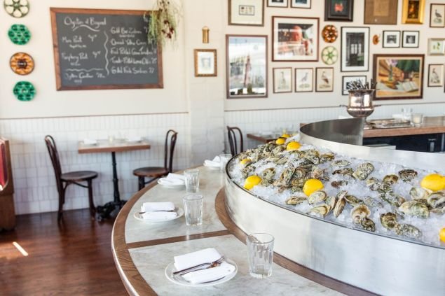 L & E Oyster Bar restaurant in Los Angeles, United States