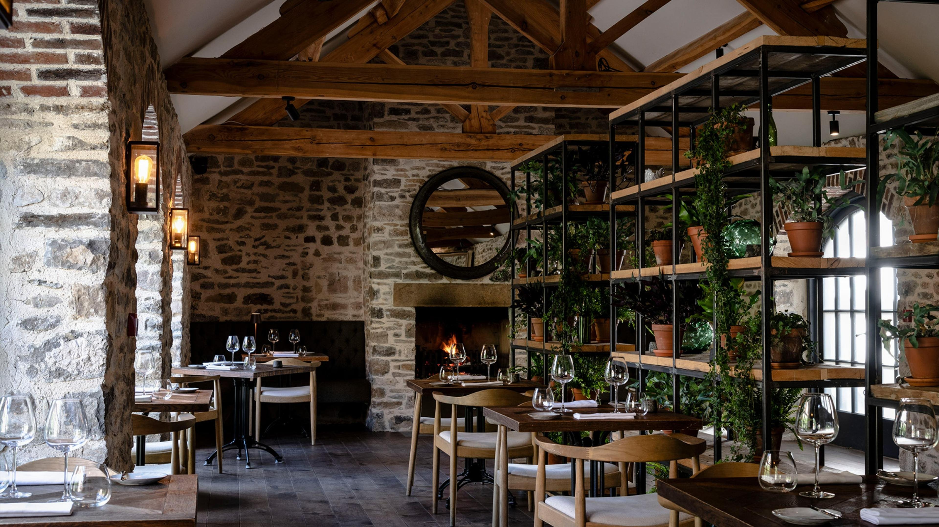 Pine, Restaurant in East Wallhouses