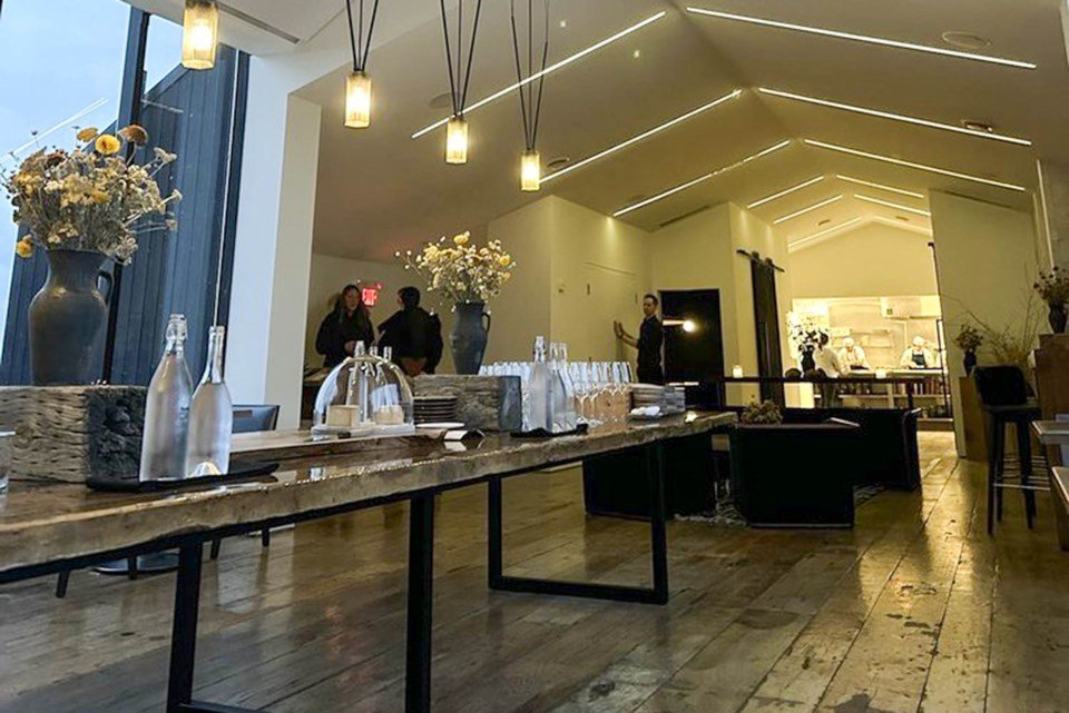 Restaurant Pearl Morissette restaurant in Lincoln, Canada