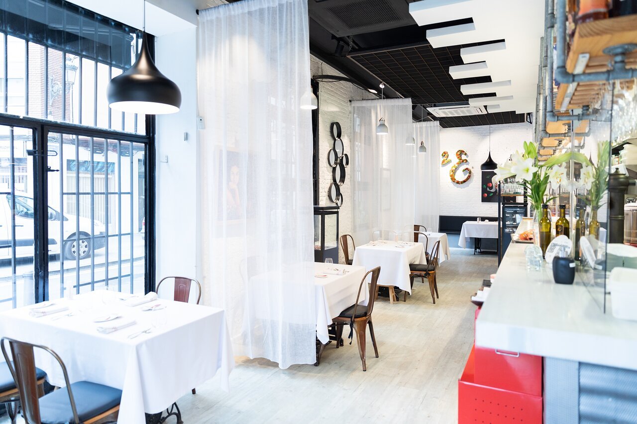 2 Estaciones, Restaurant in València