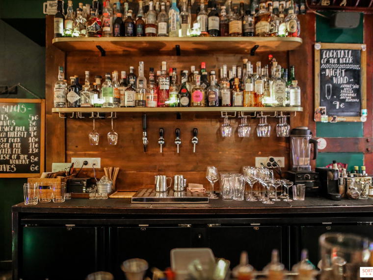 The Cambridge Public House, Paris, France