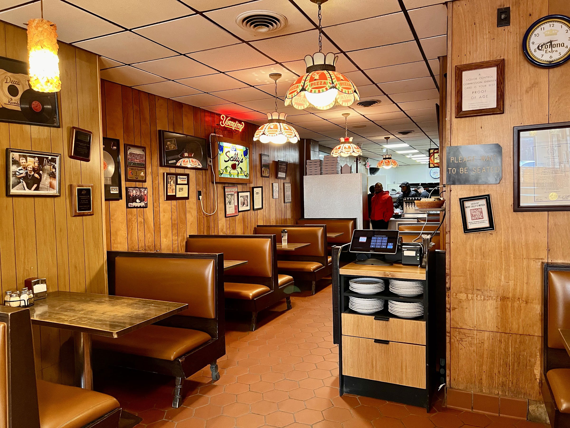 Sally's Apizza, Restaurant in New Haven