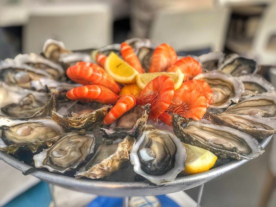 L’Huitrerie Regis restaurant in Paris, France