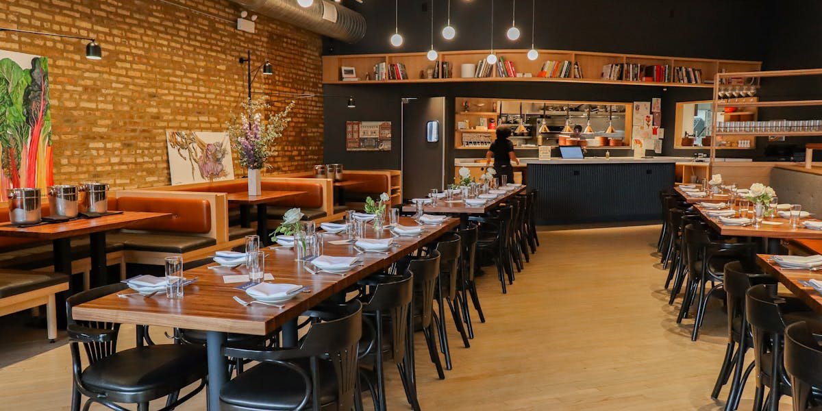 Daisies restaurant in Chicago, United States