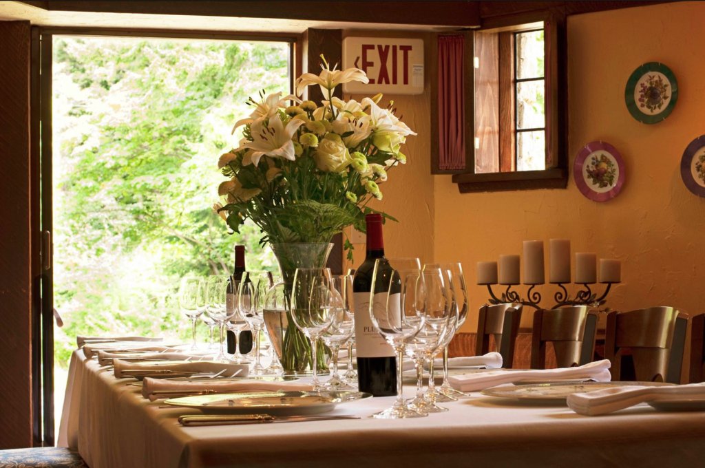 Manor Dining, Salt Spring Island, Canada