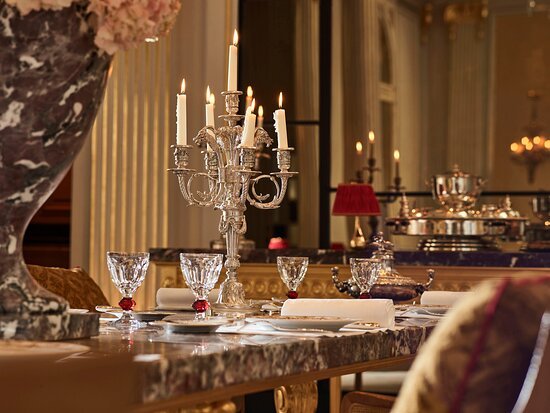 Le Relais Plaza restaurant in Paris, France