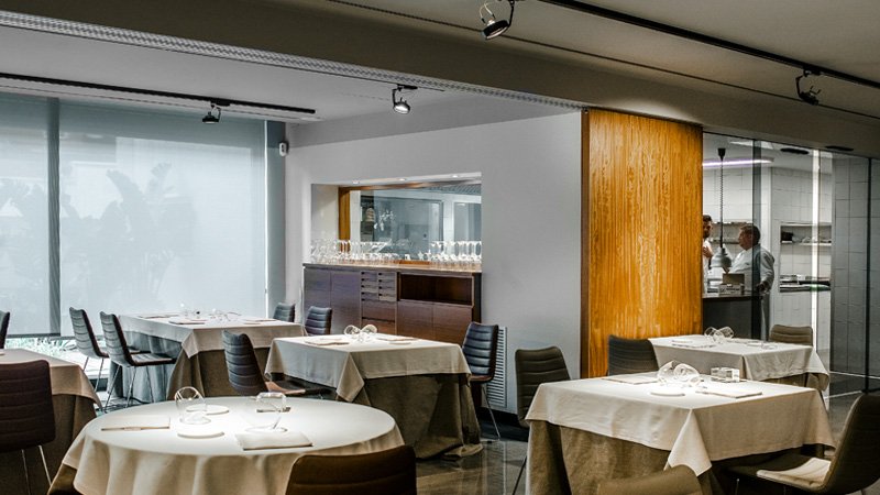 Lluerna restaurant in Santa Coloma de Gramenet, Spain